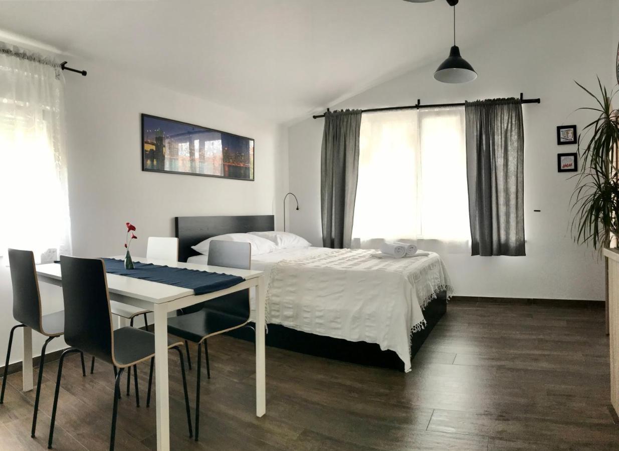 Fine & Shine Apartment Пула Екстериор снимка