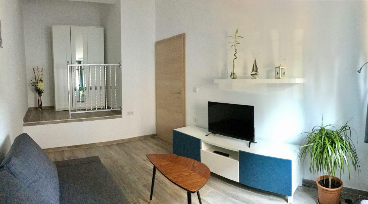 Fine & Shine Apartment Пула Екстериор снимка